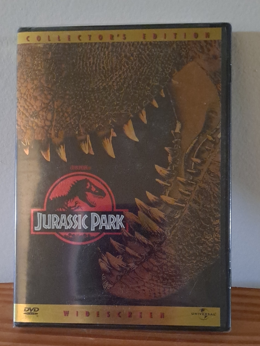 Jurassic Park Collector's Edition DVD - Black & Gold Cover